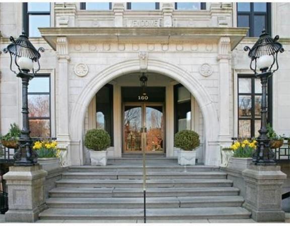 160 Commonwealth Ave - Photo 1