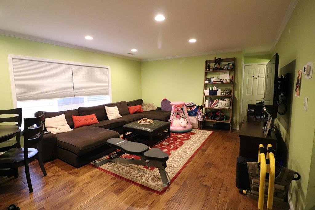 140 Newton St - Photo 1