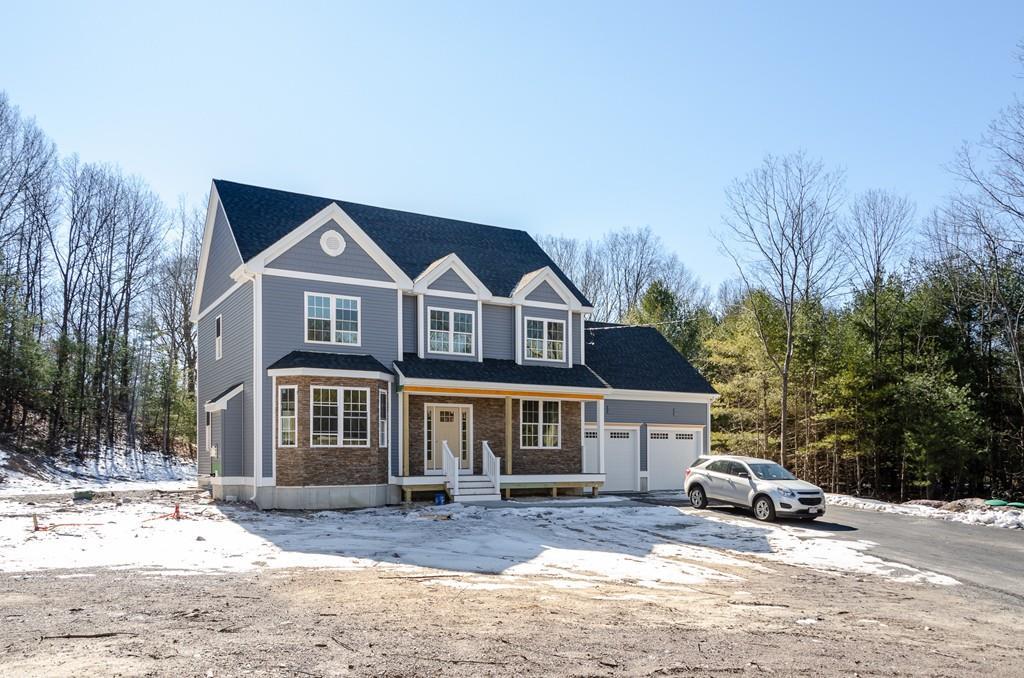 32 Lynn Drive - Photo 1