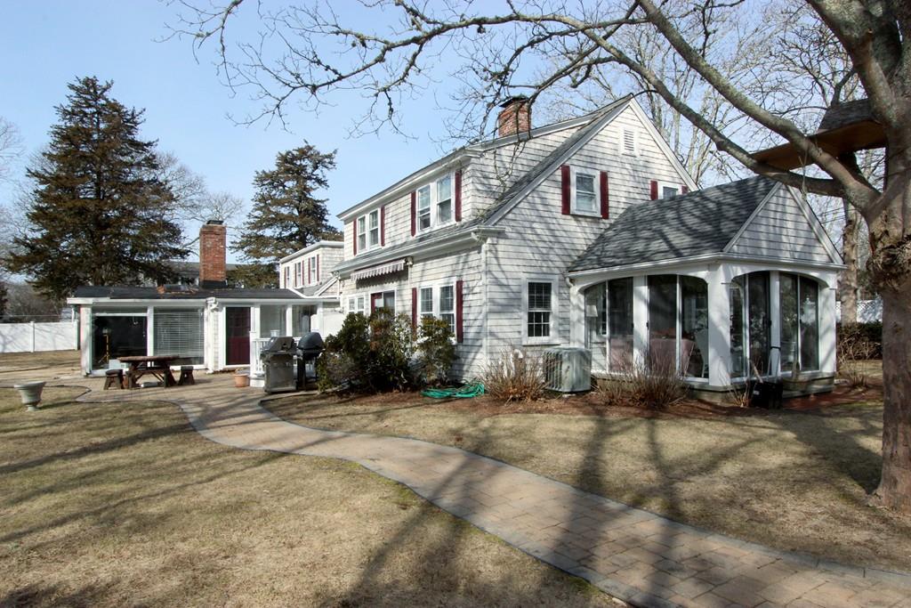 483 Menauhant Rd - Photo 1