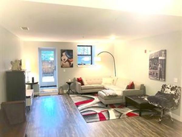 1022 Hancock - Photo 1