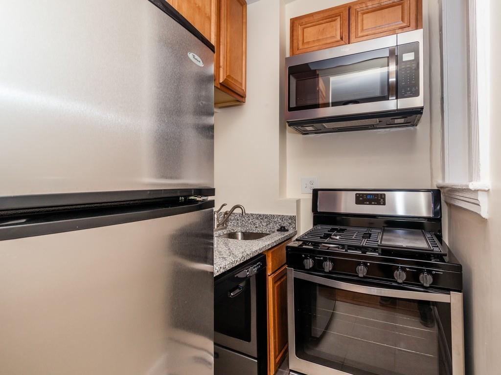 65 Burbank - Photo 1
