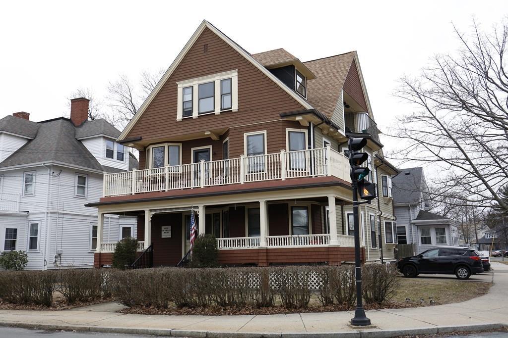 304 Pleasant St - Photo 1