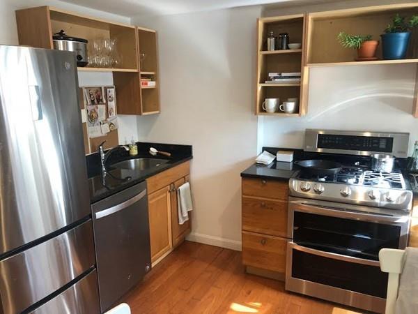 125 Lexington St - Photo 1