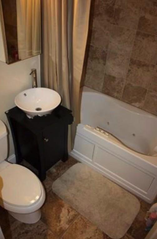 9 Warwick - Photo 1