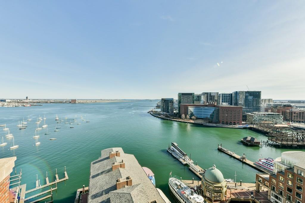 10 Rowes Wharf - Photo 1