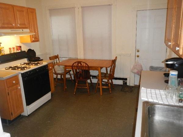 140 Calumet - Photo 1