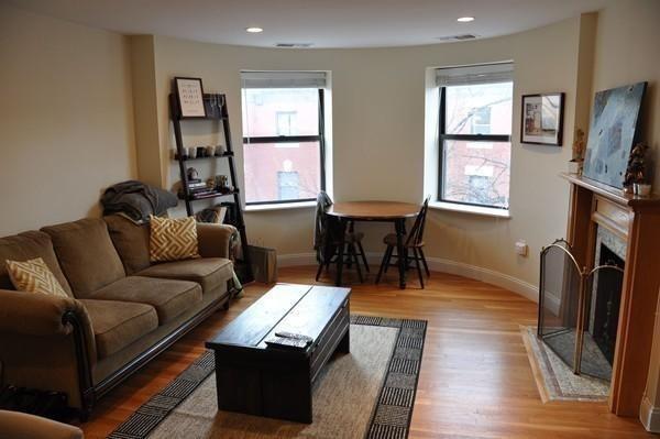 87 Gainsborough St - Photo 1