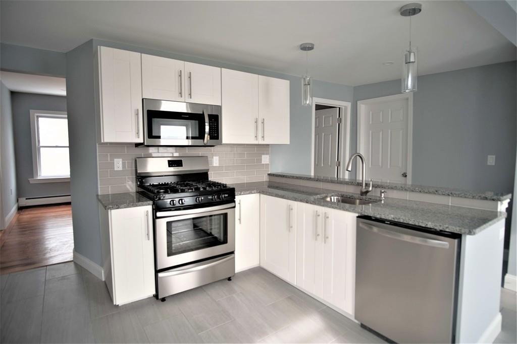 211 Jefferson Ave - Photo 1