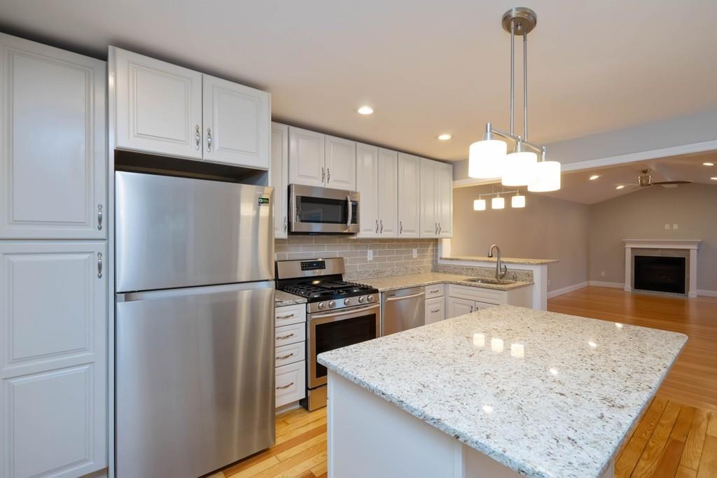 294 Essex St - Photo 1
