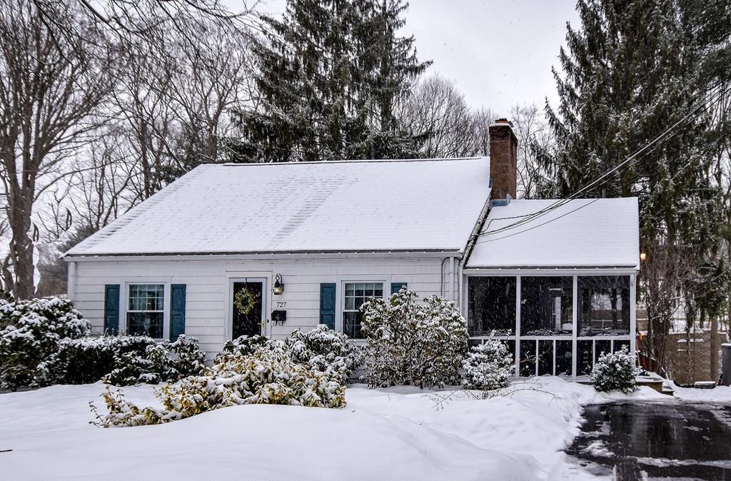 727 Potter Rd - Photo 1