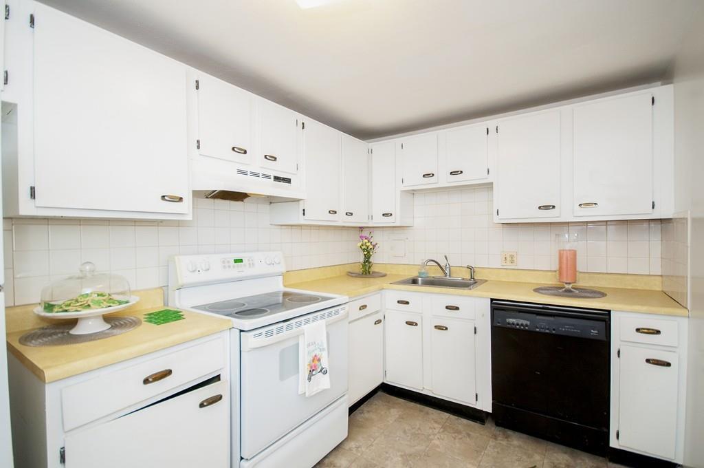 121 Tremont - Photo 1