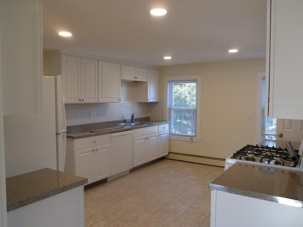 2 Evergreen St - Photo 1