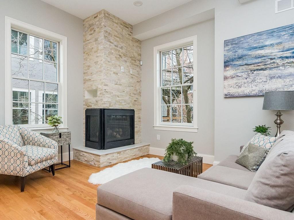 98 Trowbridge St - Photo 1