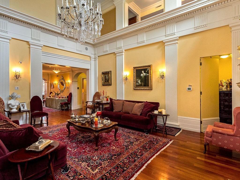 350 Beacon St - Photo 1