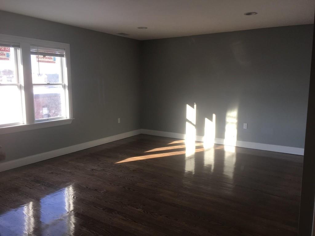 3215 Washington St - Photo 1