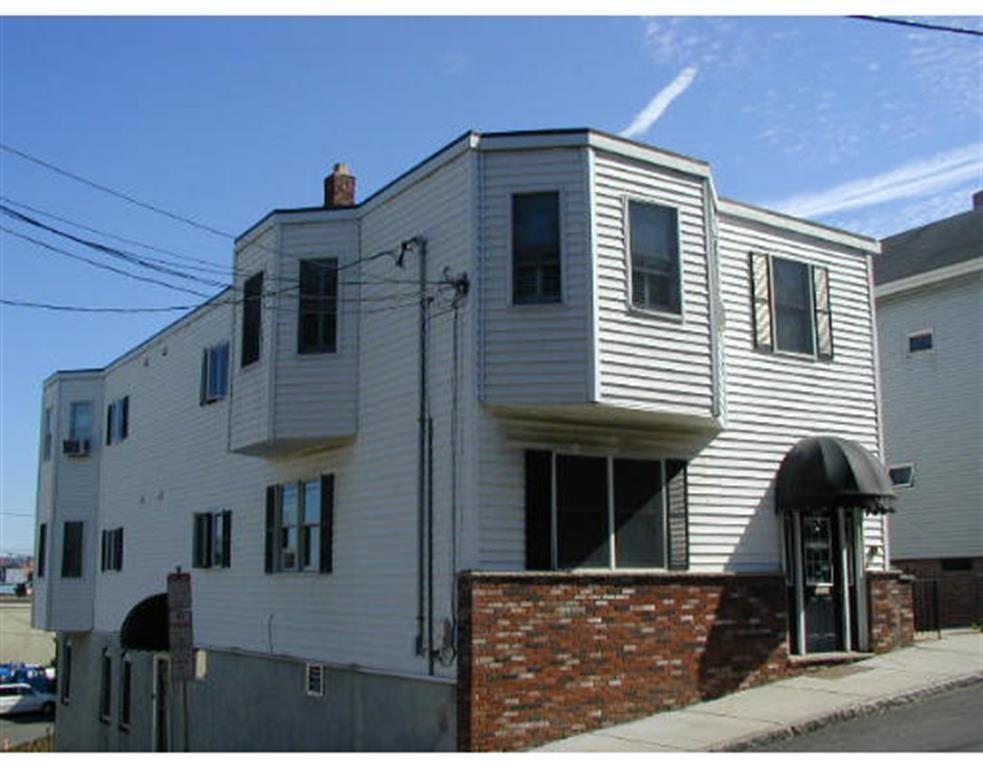 131 Beacon St - Photo 1