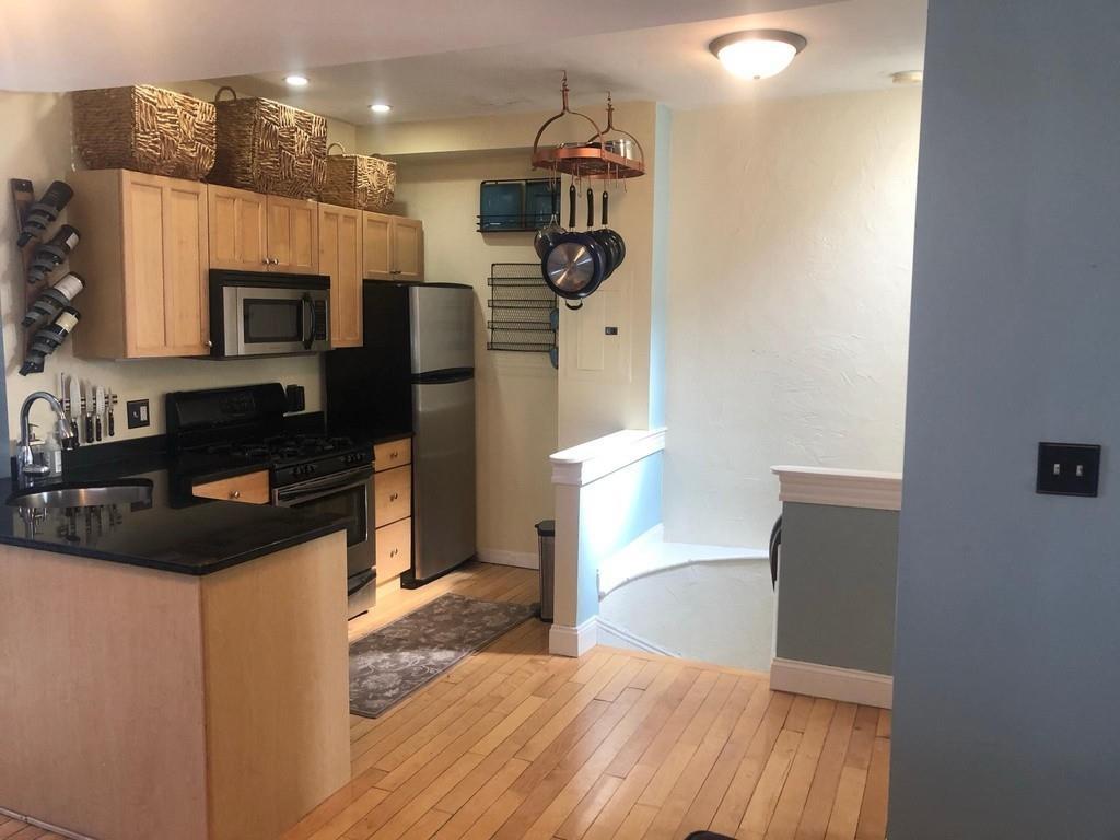 176 Webster - Photo 1