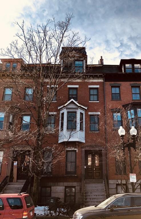 467 Massachusetts Ave - Photo 1