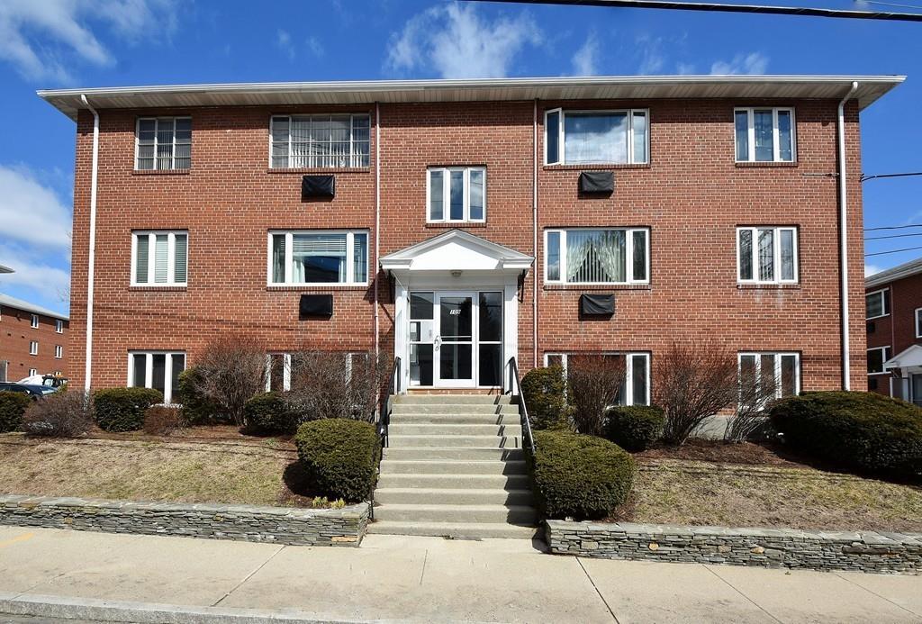 109 Warren St - Photo 1