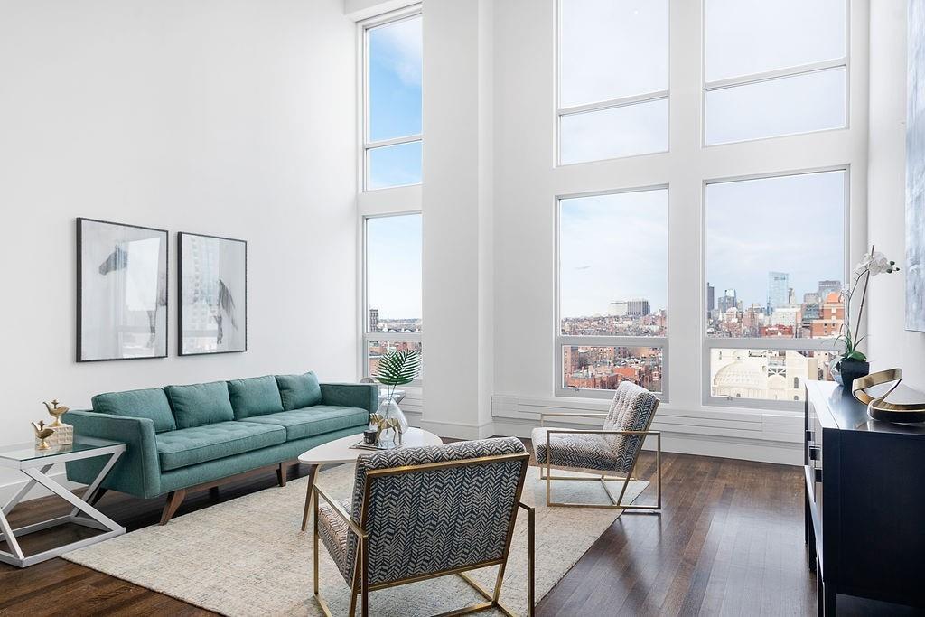 360 Newbury St - Photo 1