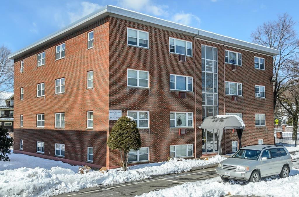 225 Baker St - Photo 1