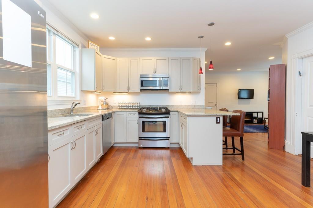 195 Cypress St - Photo 1