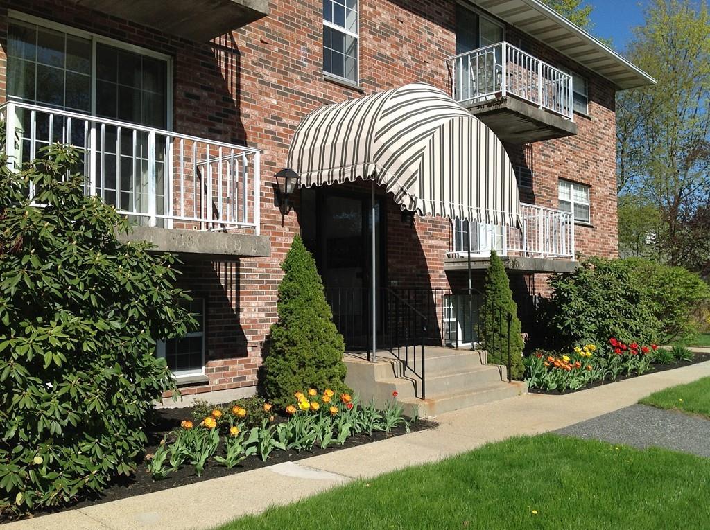 121 North - Photo 1