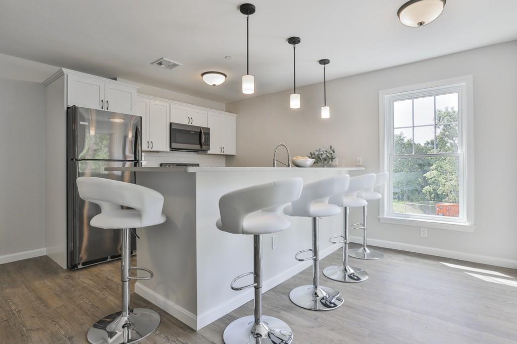 215 Fairmount Ave - Photo 1