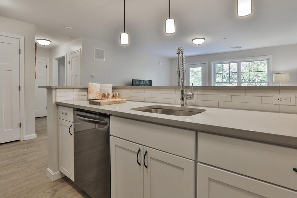 215 Fairmount Ave - Photo 1