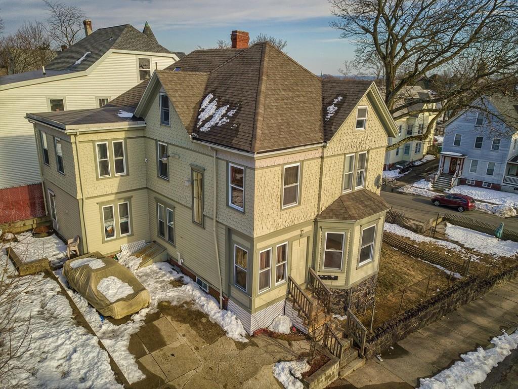 84 Hawthorne St - Photo 1