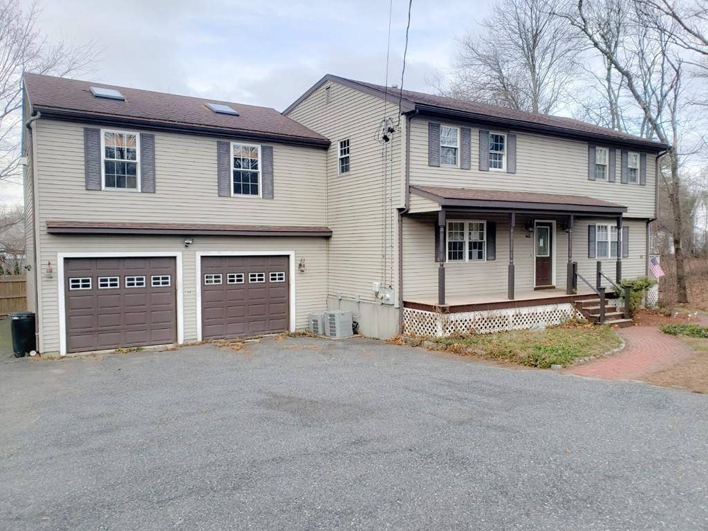 661 Main St - Photo 1