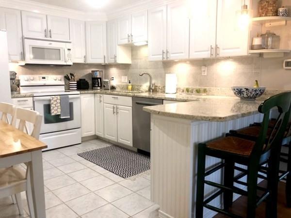305 Riverside - Photo 1