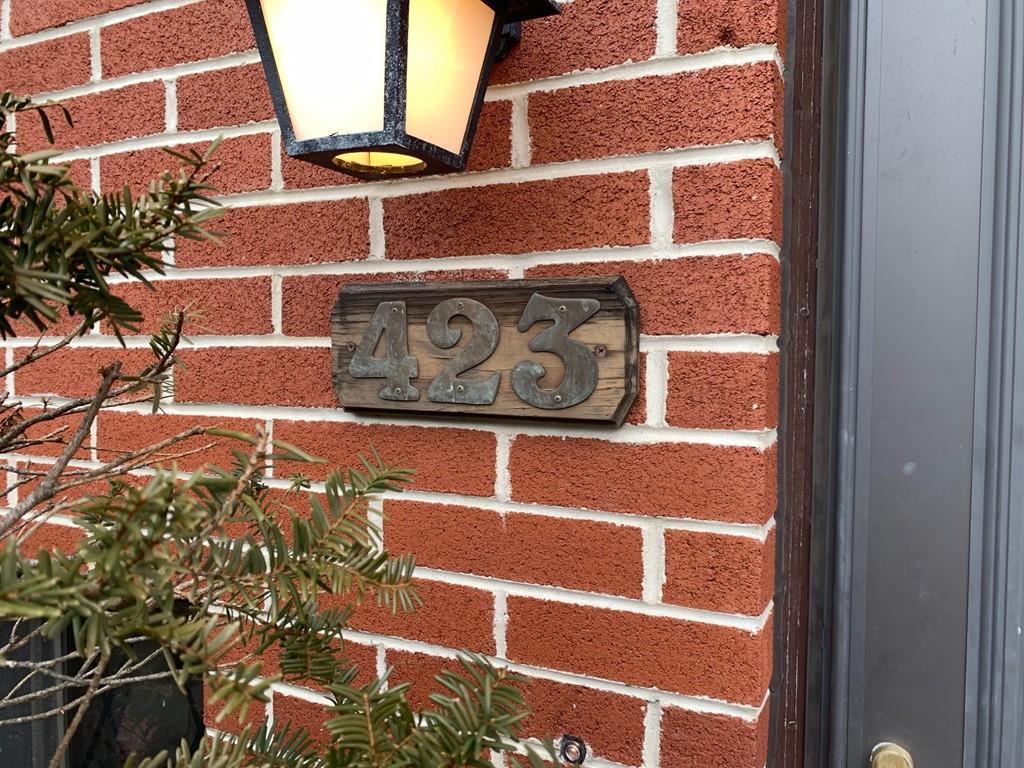 423 Farrwood - Photo 1