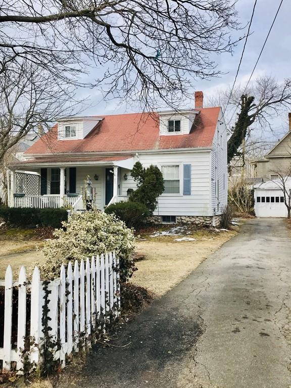 105 Fern St - Photo 1