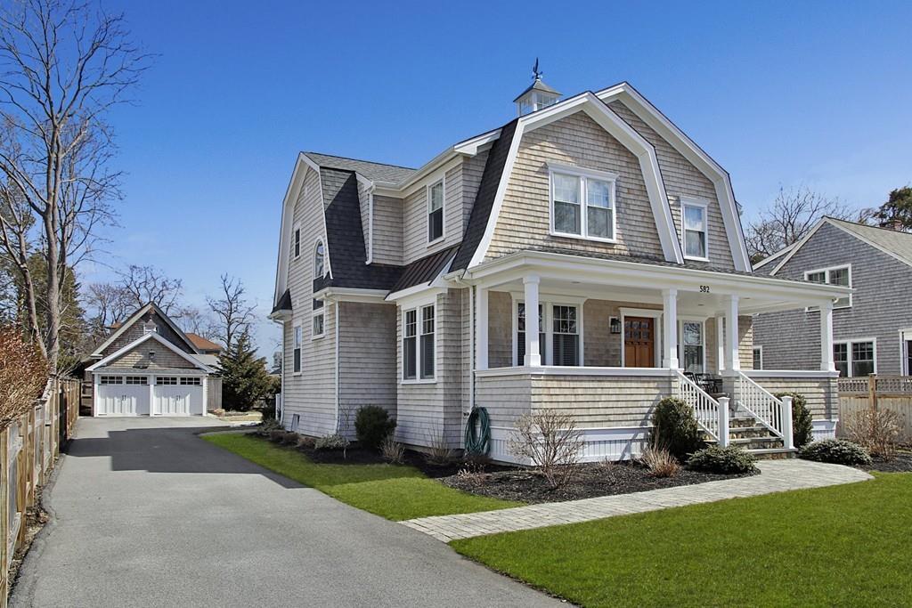 582 Hatherly Rd - Photo 1