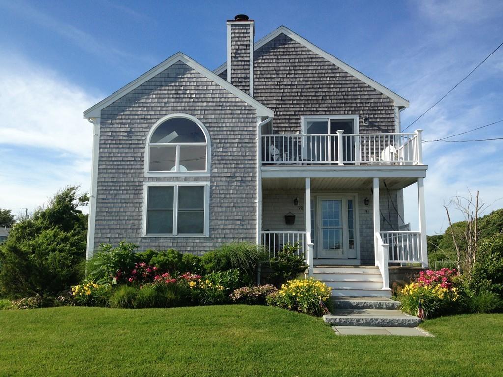 90 Hawes Ave - Photo 1