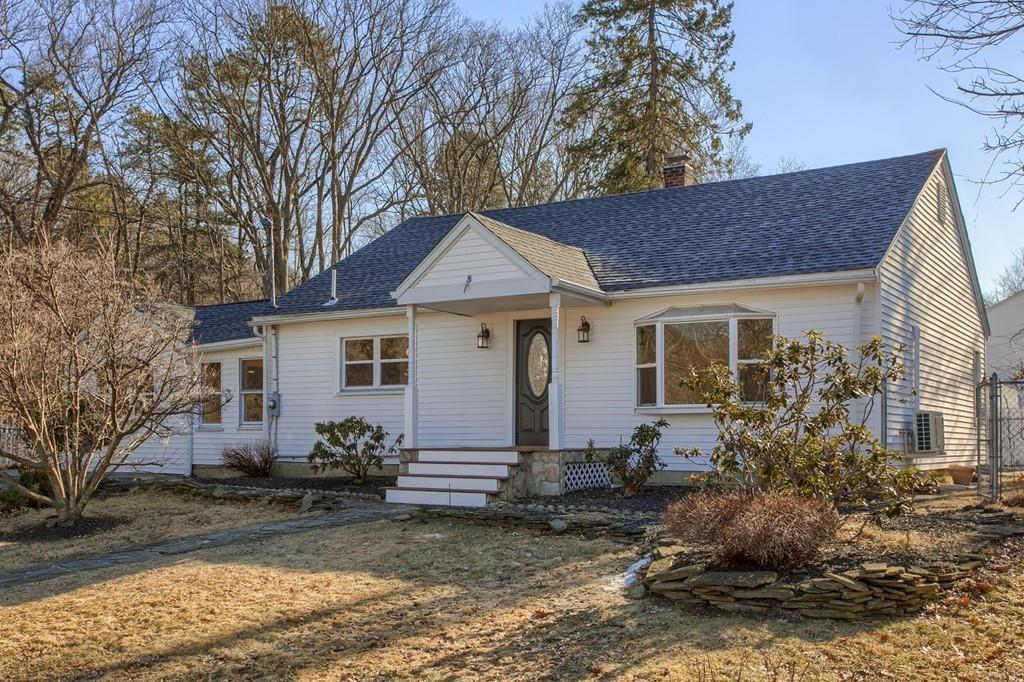 738 Waverly Rd - Photo 1