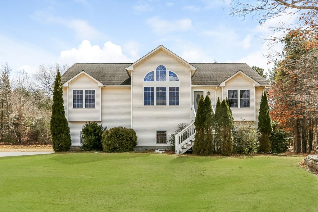 1 Alexandra Dr - Photo 1