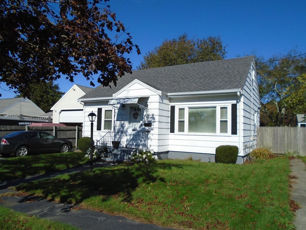 121 Aquidneck St - Photo 1
