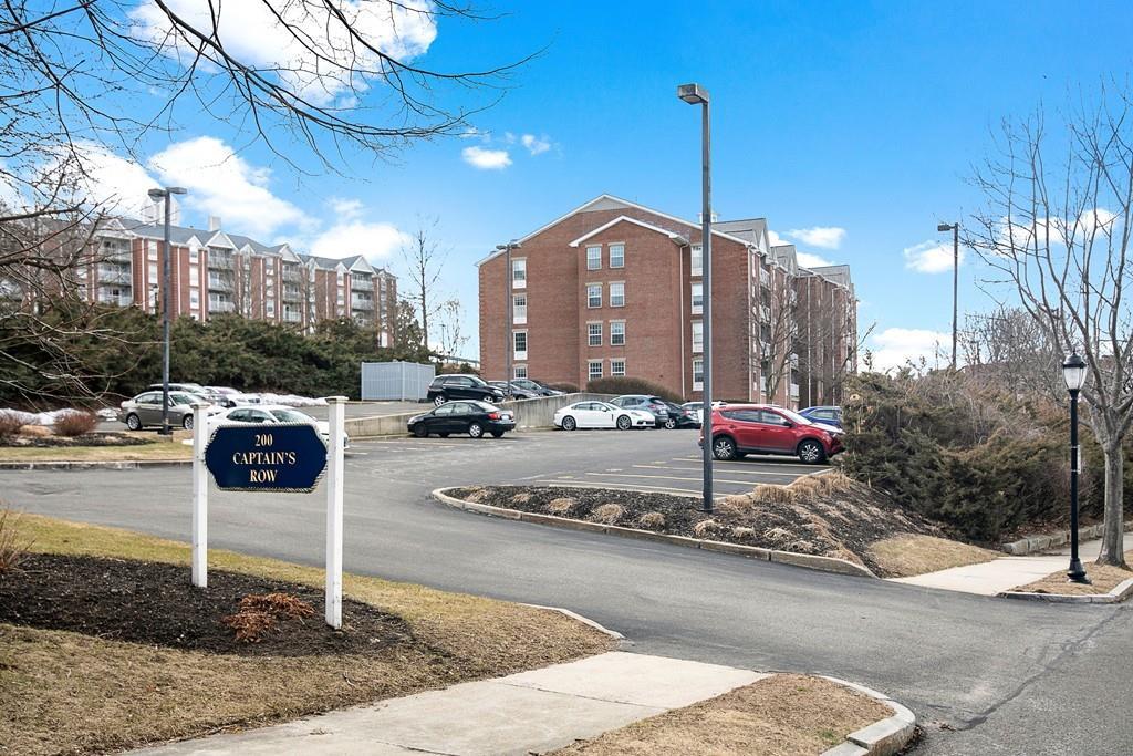 200 Captains Row - Photo 1