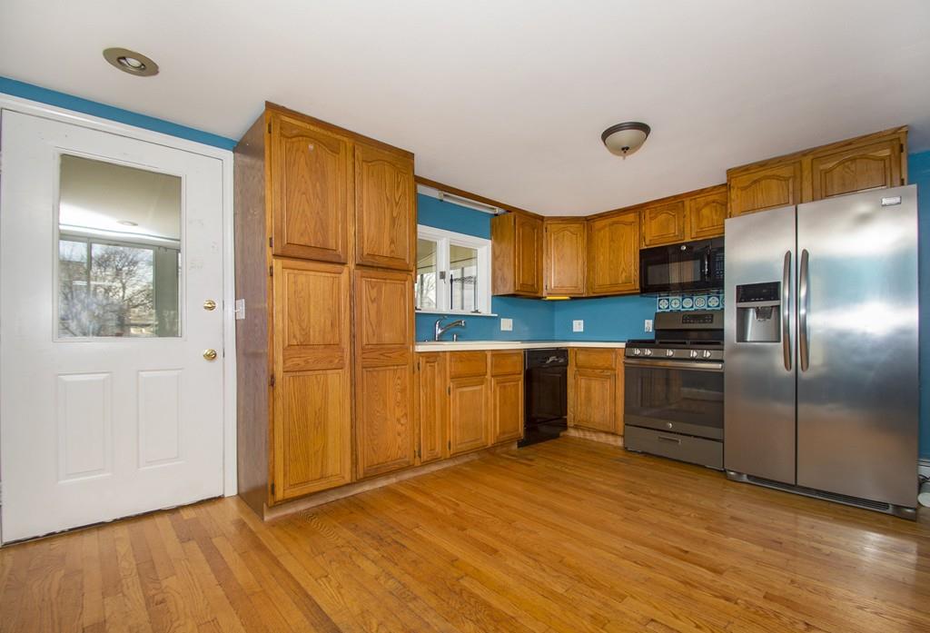 129 Charles St - Photo 1