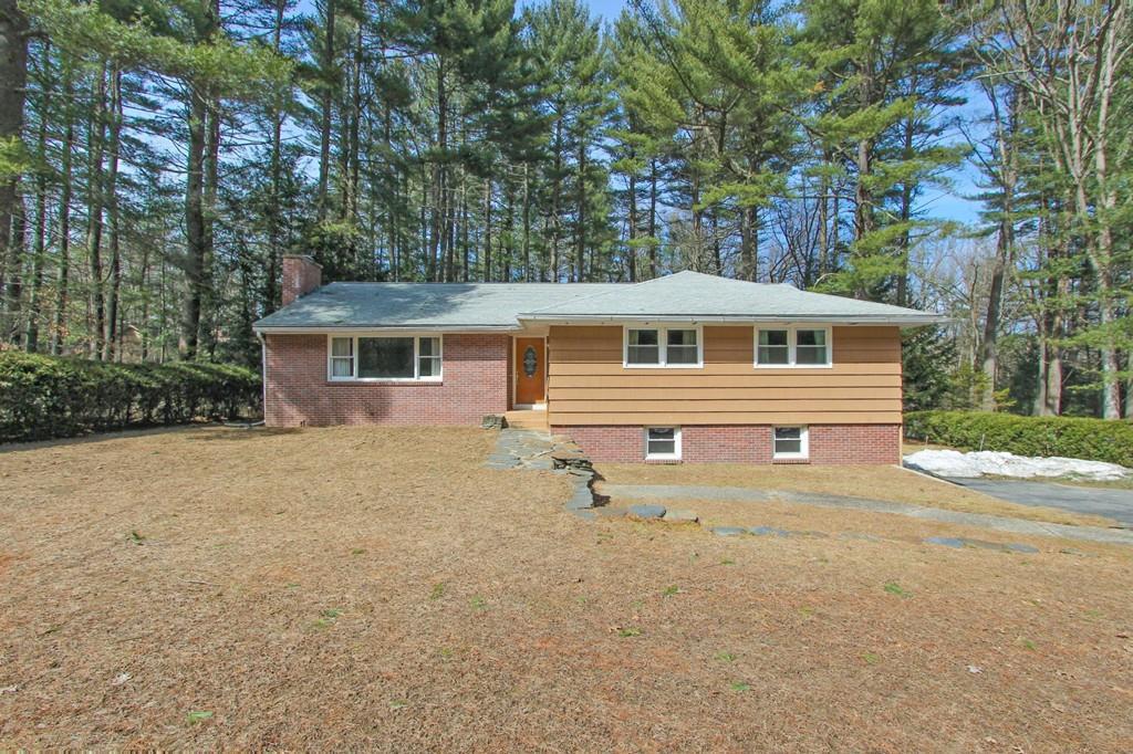 587 Westhampton Rd. - Photo 1