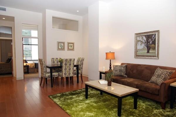 407 Washington - Photo 1