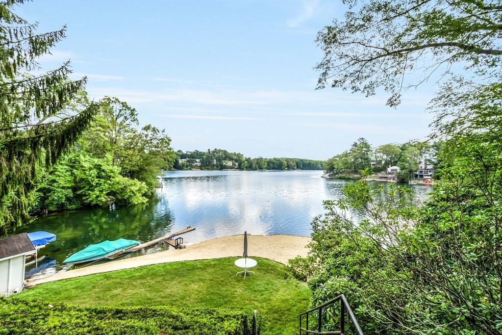 297 Lakeshore Dr - Photo 1
