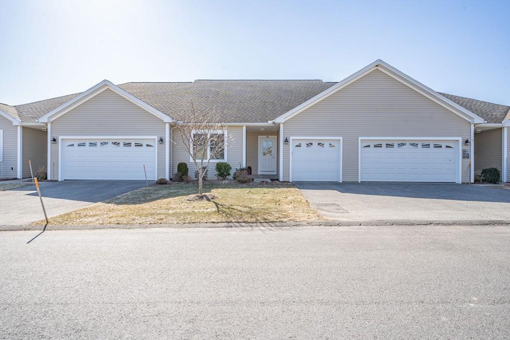 124 Cherry Dr - Photo 1