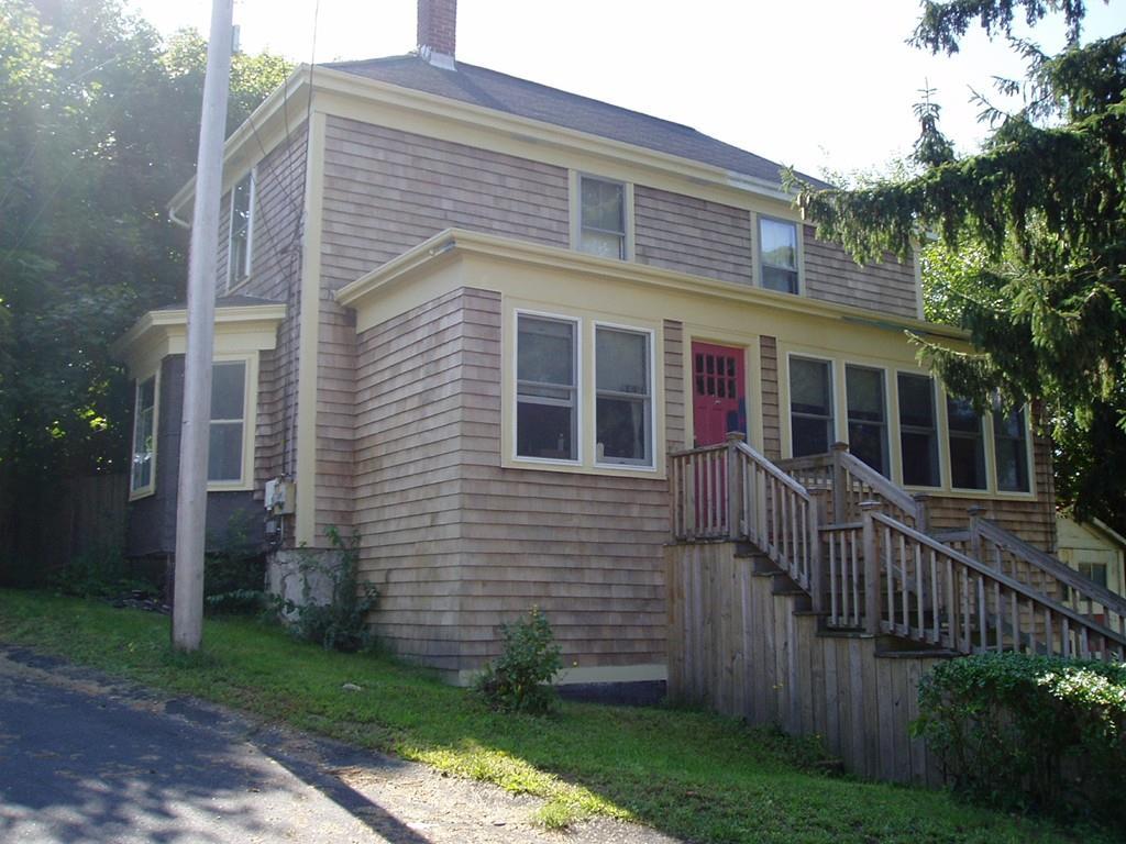 141 Elizabeth St - Photo 1
