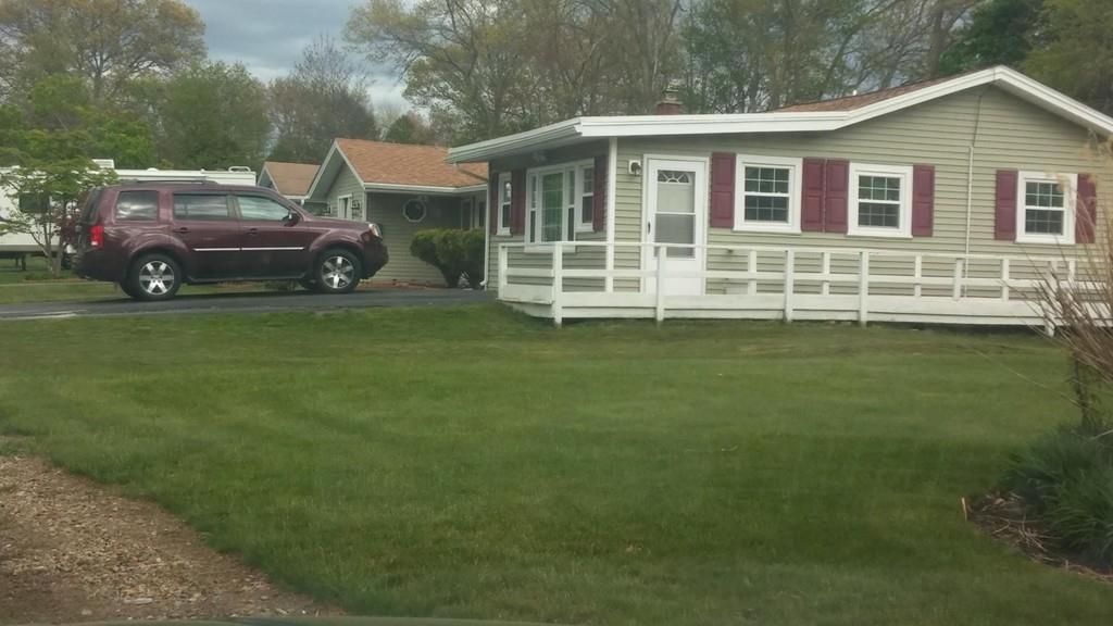 27 Gladys Rd - Photo 1