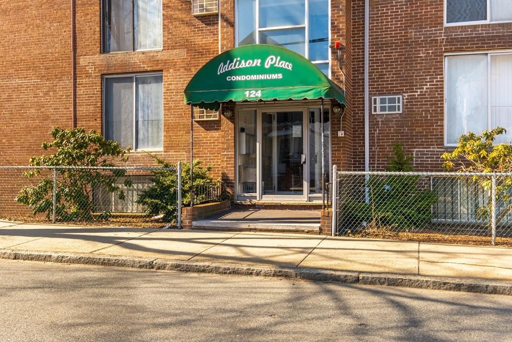 124 Addison St - Photo 1