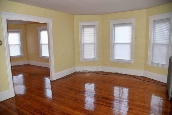 586 Salem St - Photo 1